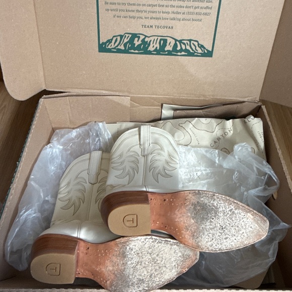 Tecovas Women's Cream Cowboy Boots - Picture 4 of 7